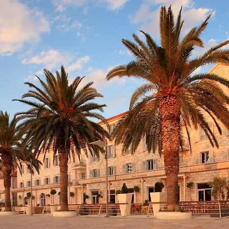 Riva Marina Hvar 4*